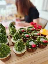 Load image into Gallery viewer, 聖誕九宮格杯子蛋糕課程