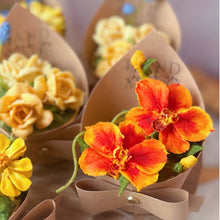Load image into Gallery viewer, Lazy Cupcakes ( Citron Beanpaste ) workshop 韓式「柚子」豆蓉裱花杯子蛋糕班
